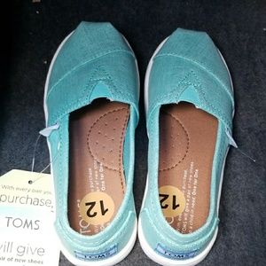 NWT UNISEX Tom's Linen Shoes